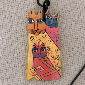 LAUREL BURCH Hand Painted Wood “Cat Trio” Pendant Necklace